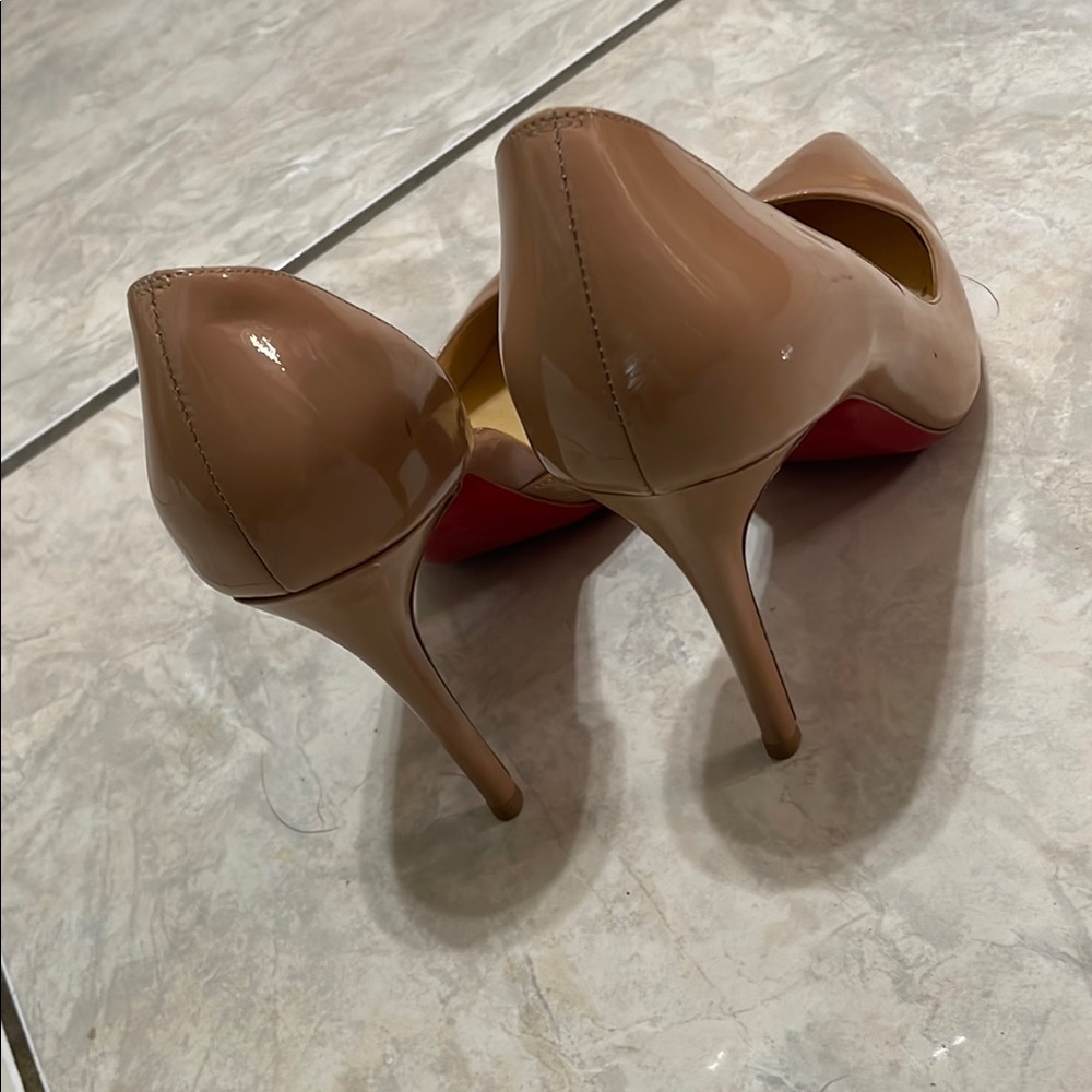 Classic Tan Patent Leather Heels